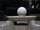 Piazza Gramsci, un tempo piazza d'Armi e giardino del Principe - Palla Galleggiante dell'americano Kenneth Davis